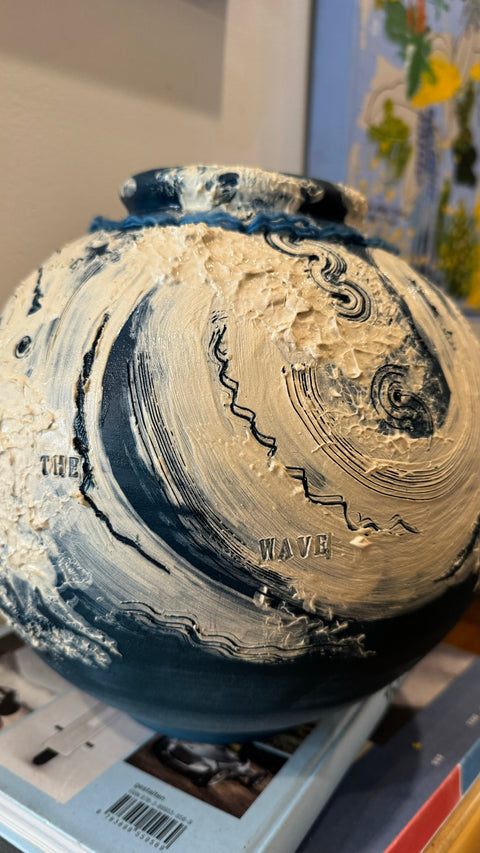 Ride the wave, Dance in the moment No.1